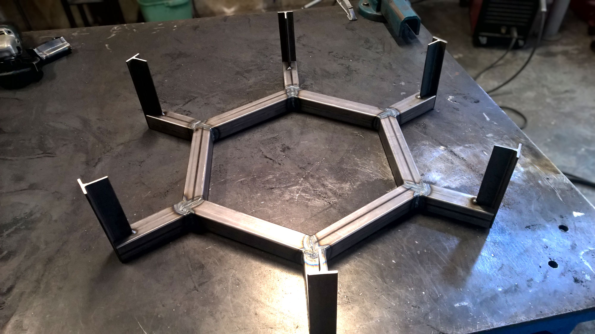 Molde com design modular para rotomoldagem flexível.